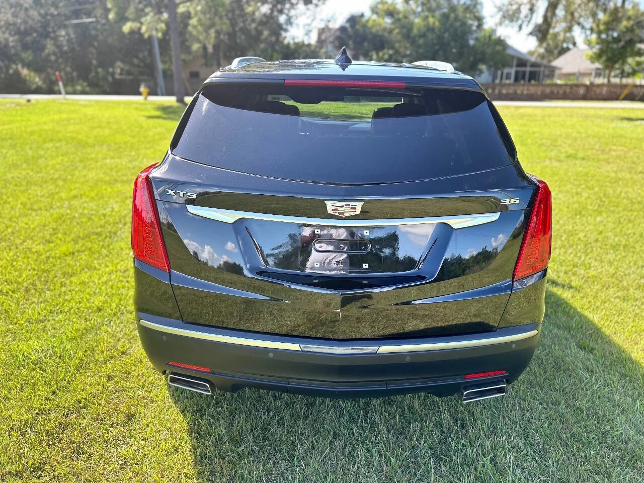 Used 2018 Cadillac XT5 Luxury w/ Driver Awareness Package image 6