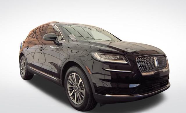 Used 2023 Lincoln Nautilus AWD image 3