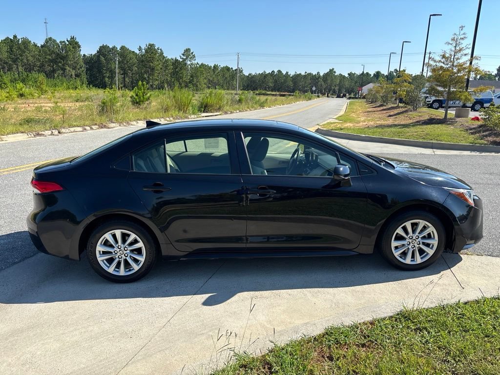 Used 2023 Toyota Corolla LE FWD image 18