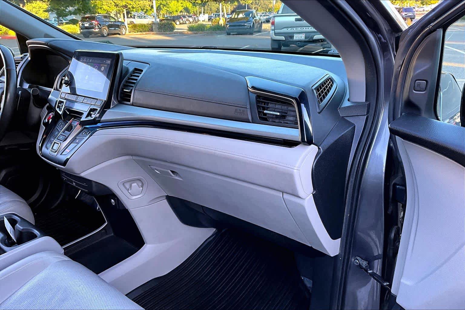 Used 2018 Honda Odyssey Elite image 18