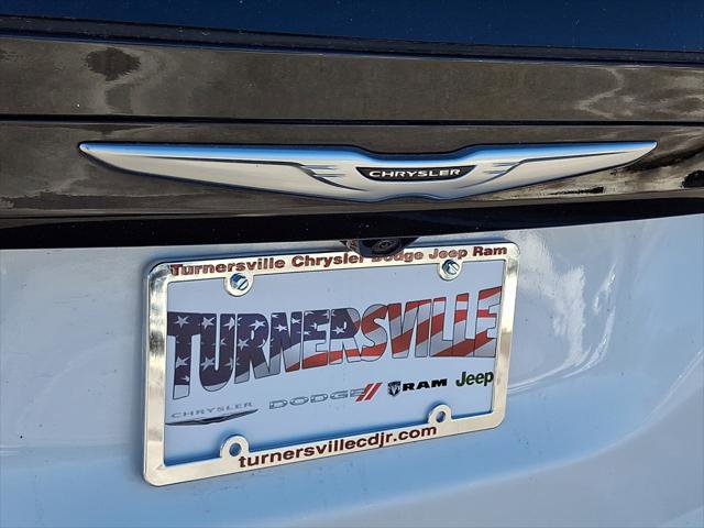 Used 2023 Chrysler Voyager LX image 16