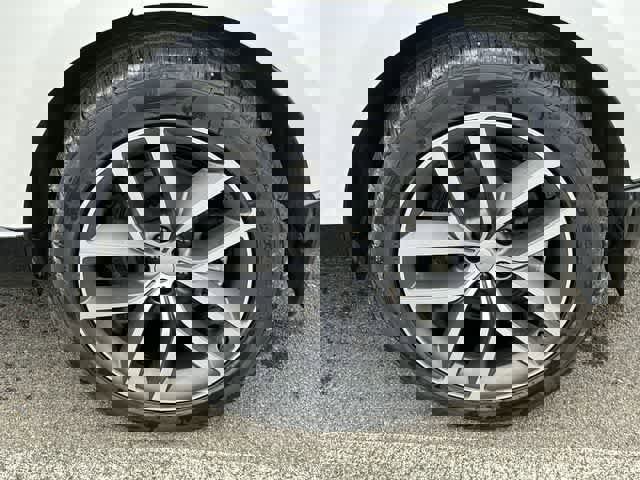 Used 2025 Land Rover Range Rover SE image 5