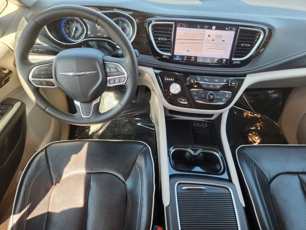 Used 2023 Chrysler Pacifica Limited image 26