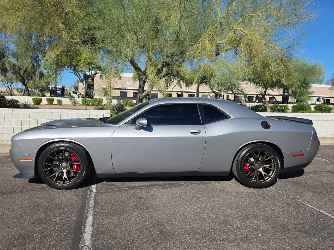 Used 2015 Dodge Challenger SRT Hellcat image 3