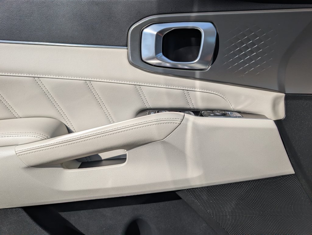 Used 2022 Kia Sorento SX AWD/4WD image 17