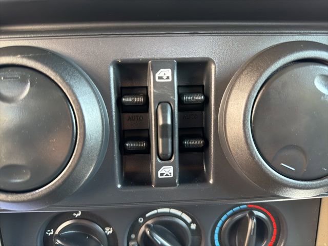 Used 2010 Jeep Wrangler Unlimited Rubicon w/ Trailer Tow Group image 27