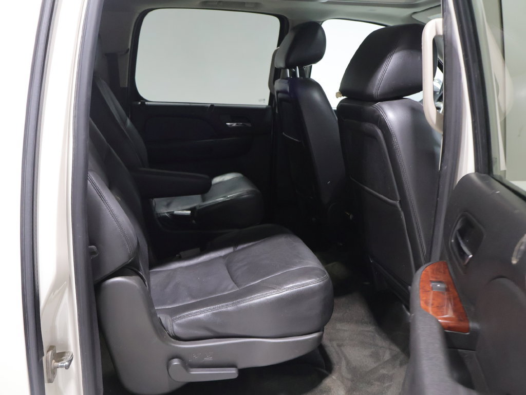 Used 2013 Chevrolet Suburban LTZ AWD/4WD image 22