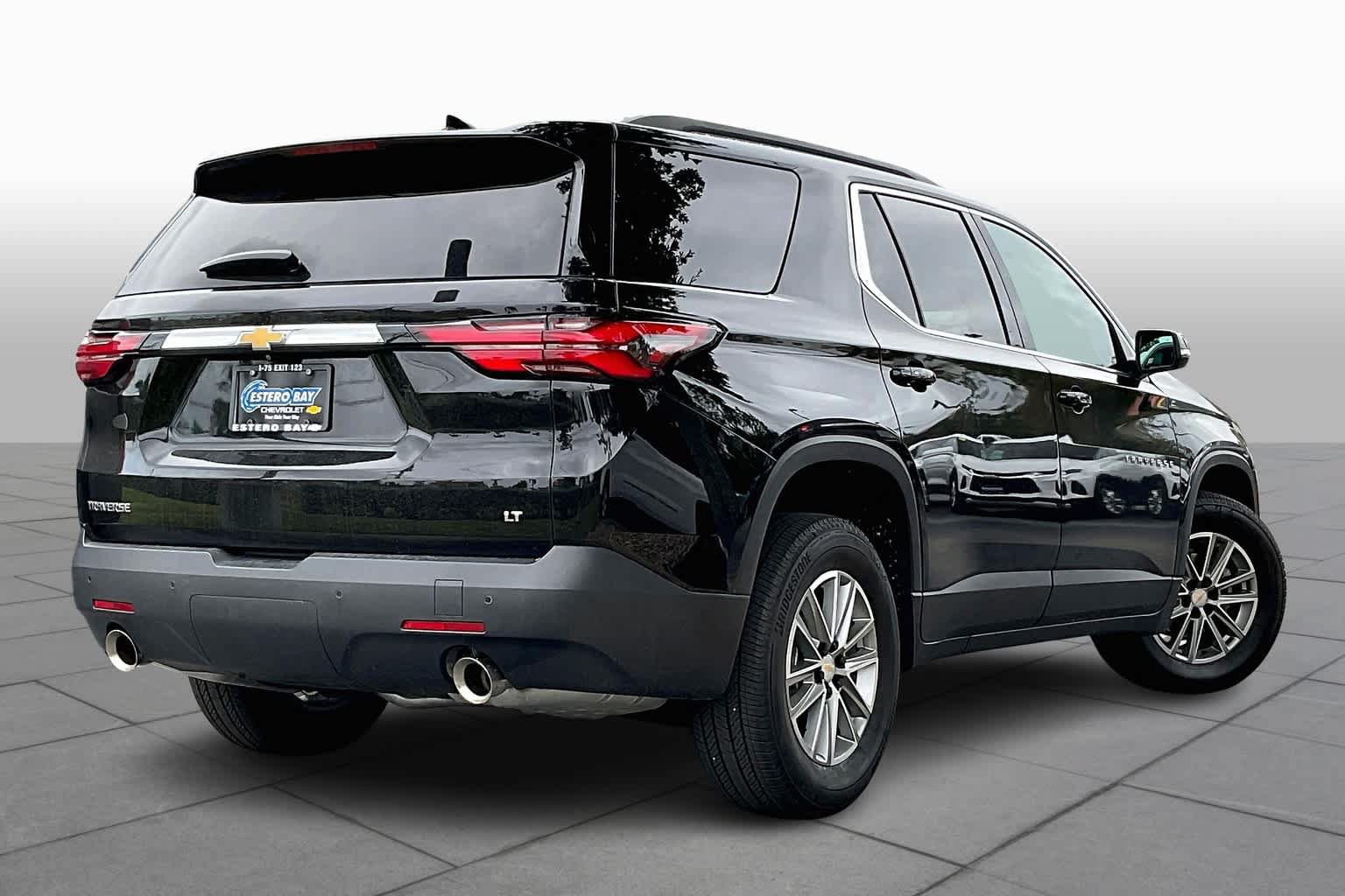 Used 2023 Chevrolet Traverse LT FWD image 13