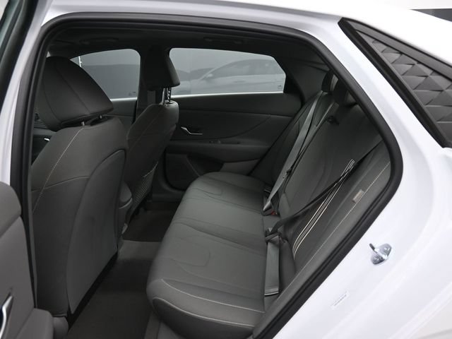 Used 2025 Hyundai Elantra SEL FWD image 16