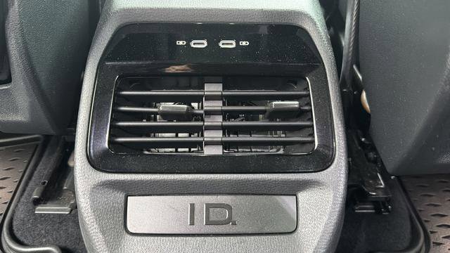 Used 2021 Volkswagen ID.4 Pro S image 36