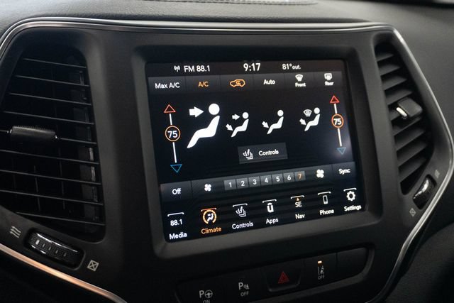 Used 2023 Jeep Cherokee Altitude Lux AWD/4WD image 4