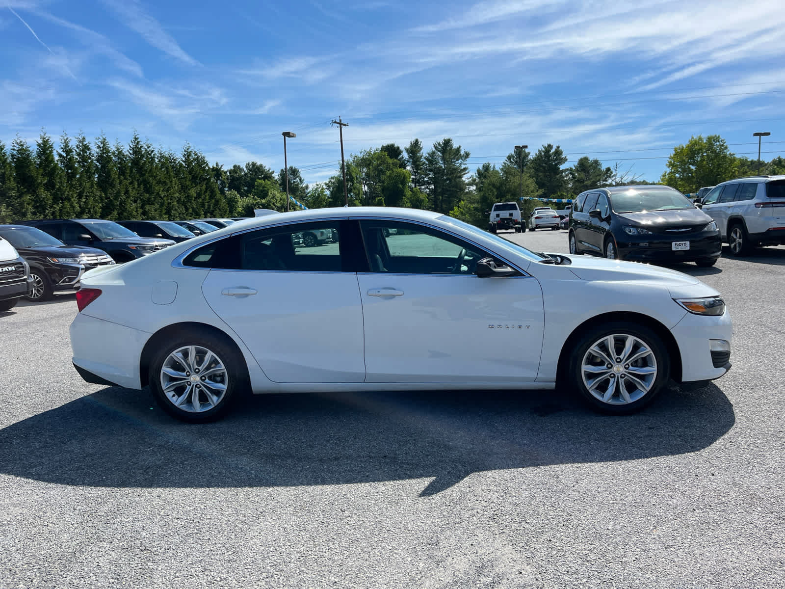 Used 2023 Chevrolet Malibu LT w/ Driver Confidence Package FWD image 2