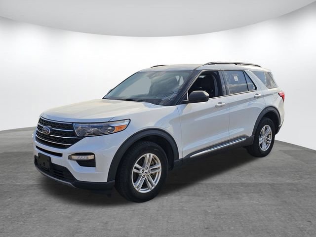 Certified 2023 Ford Explorer XLT w/ Equipment Group 202A image 7