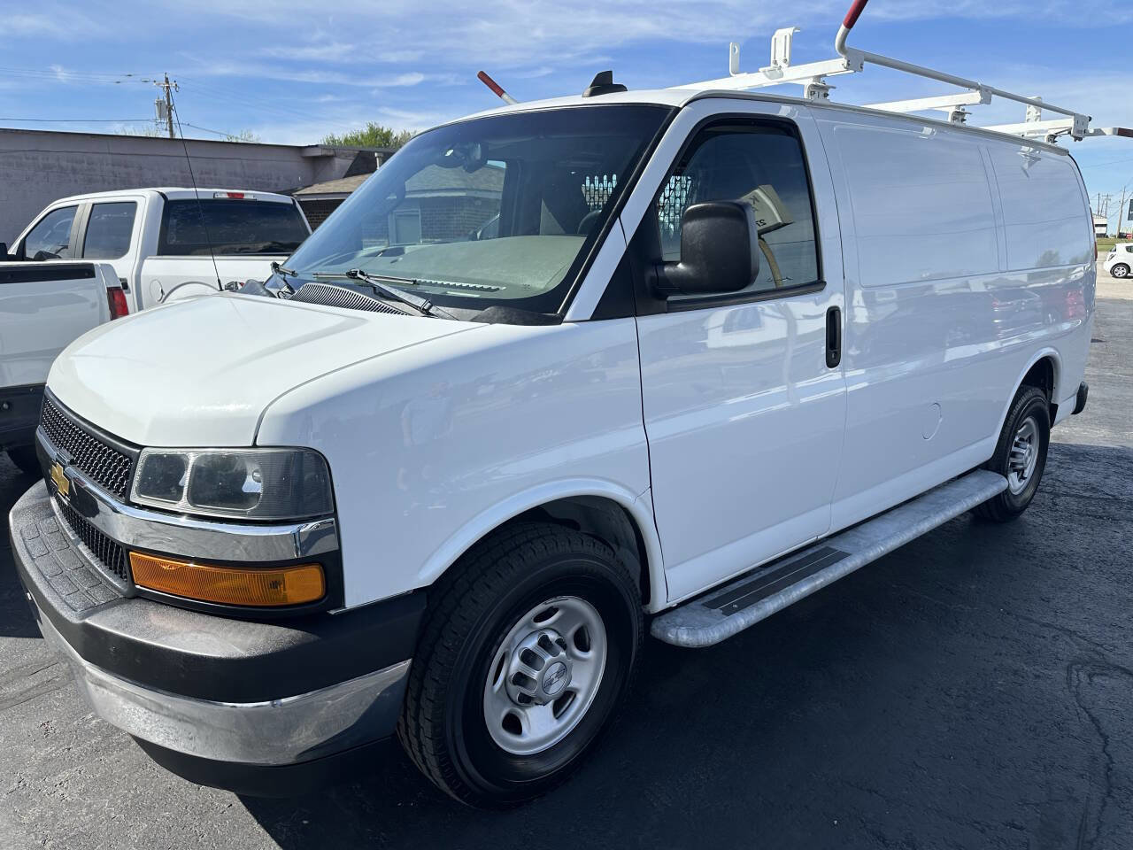 Used 2020 Chevrolet Express 2500 w/ Driver Convenience Package image 3