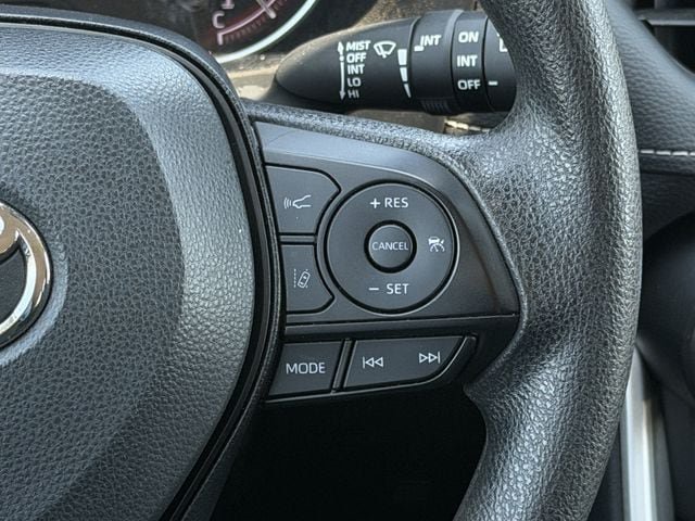 Certified 2025 Toyota RAV4 XLE AWD/4WD image 14