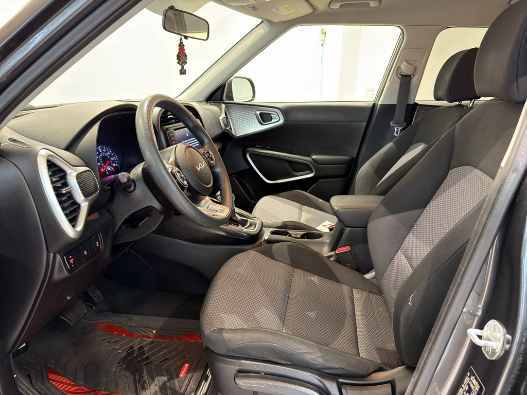 Certified 2022 Kia Soul LX FWD image 12