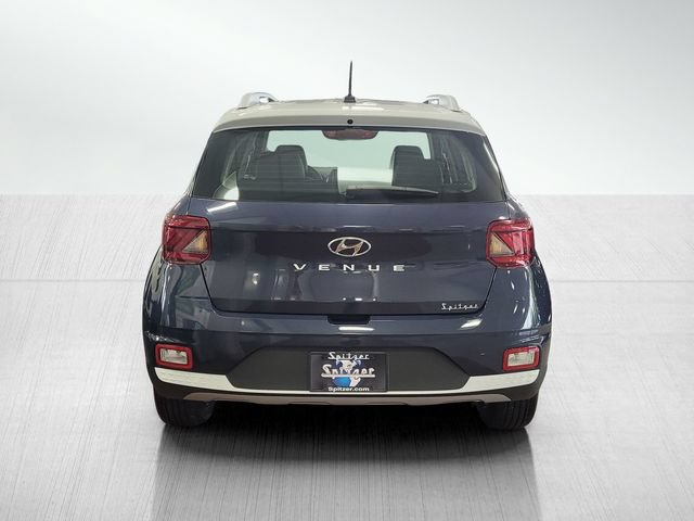 Used 2025 Hyundai Venue Limited FWD image 7