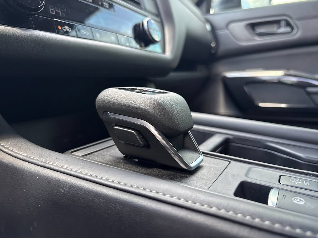 Used 2024 Nissan Pathfinder S AWD/4WD image 18