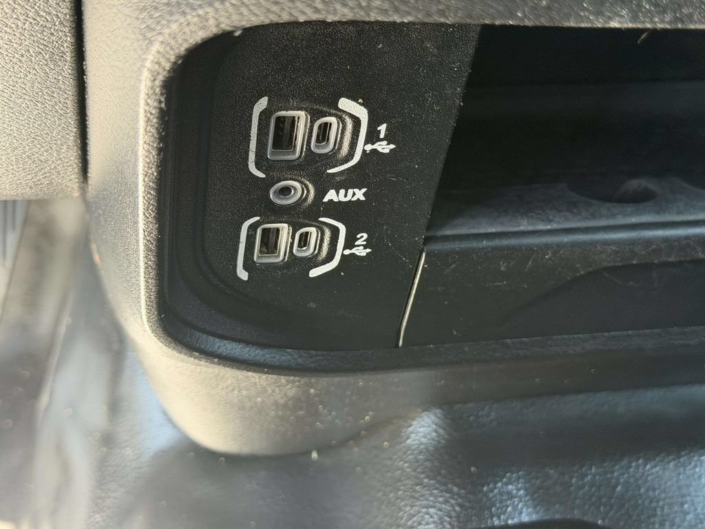 Used 2023 RAM 3500 Tradesman w/ Chrome Appearance Group AWD/4WD image 31