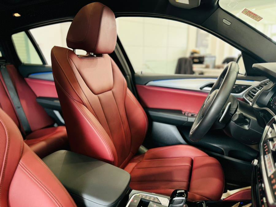 Used 2025 BMW X4 xDrive30i image 22