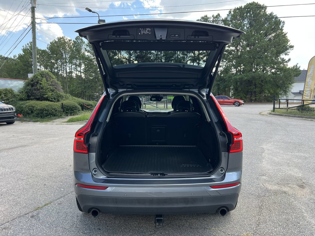 Used 2019 Volvo XC60 T5 Momentum w/ Premium Package AWD/4WD image 24