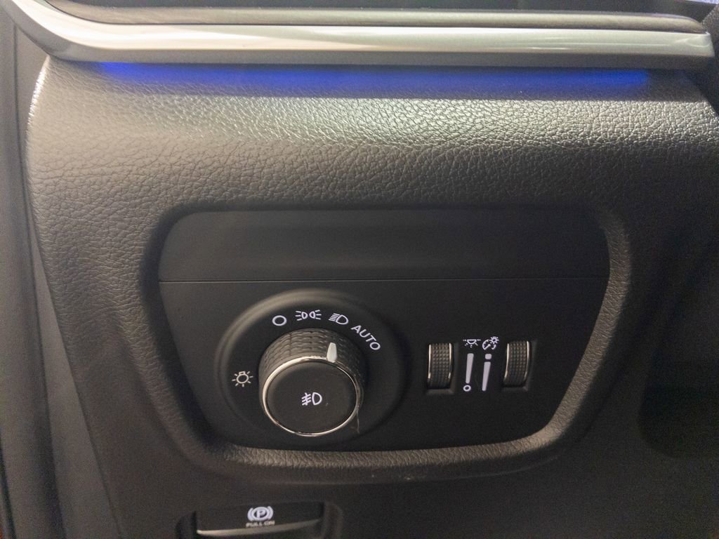 Used 2022 Jeep Grand Cherokee Overland image 30