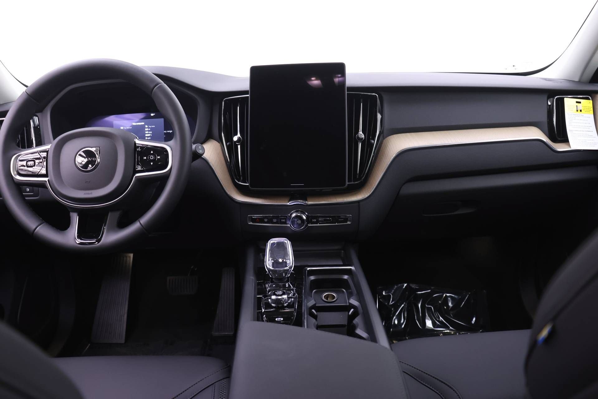New 2026 Volvo XC60 T8 Plus w/ Protection Package Premier AWD/4WD image 8