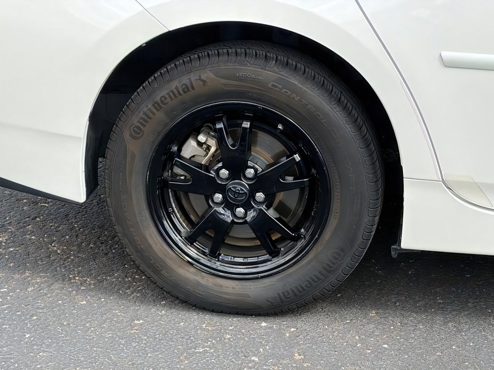 Used 2013 Toyota Prius Three image 9