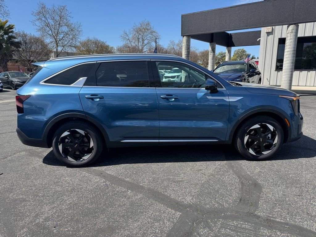 Used 2025 Kia Sorento EX image 6