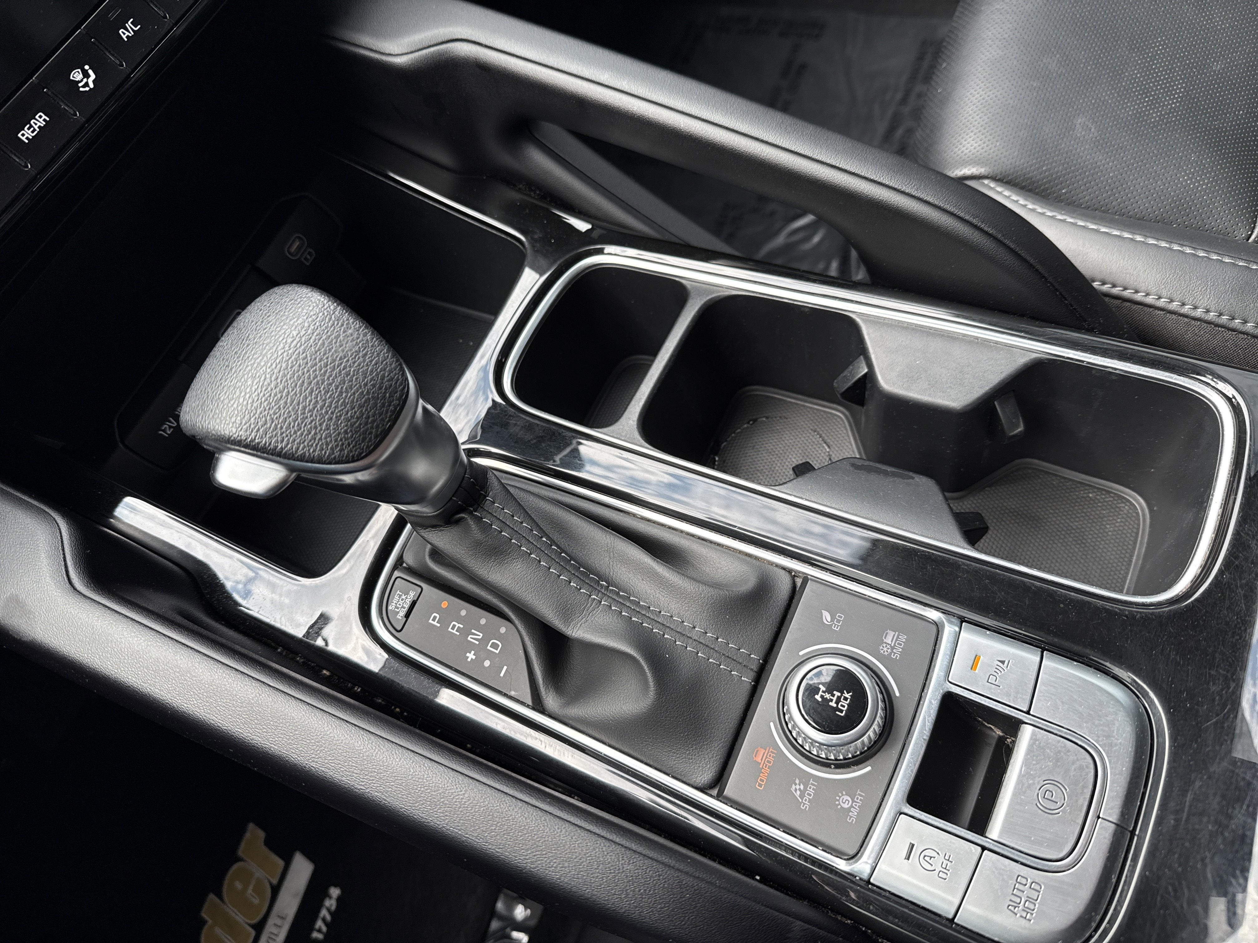 Used 2024 Kia Telluride LX AWD/4WD image 24