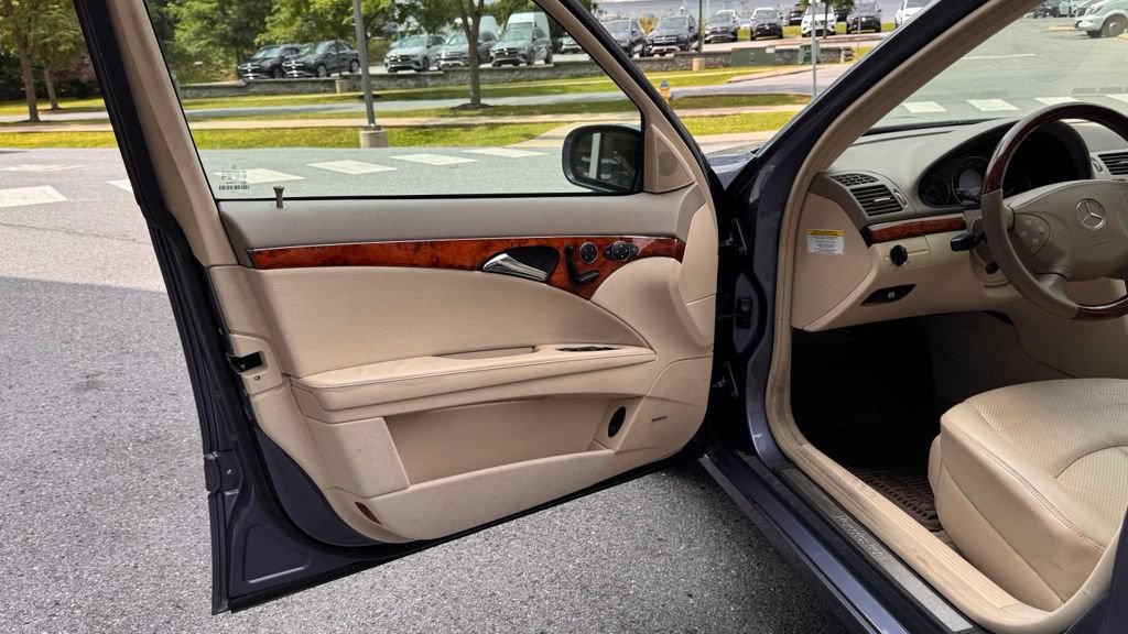 Used 2005 Mercedes-Benz E 320 CDI Sedan image 10