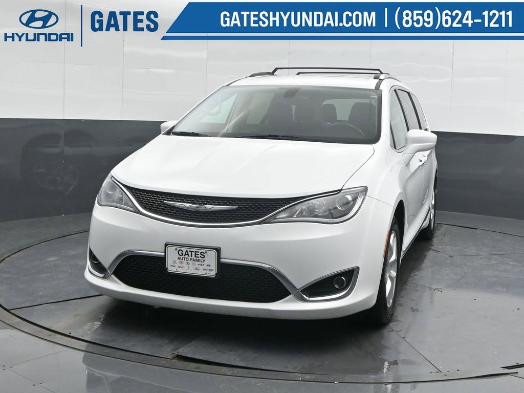 Used 2017 Chrysler Pacifica Touring-L Plus image 6