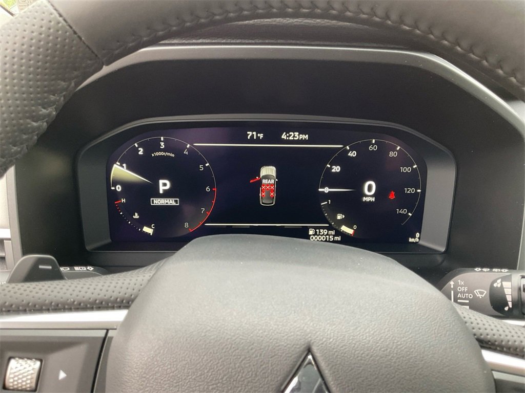 New 2025 Mitsubishi Outlander SE image 16