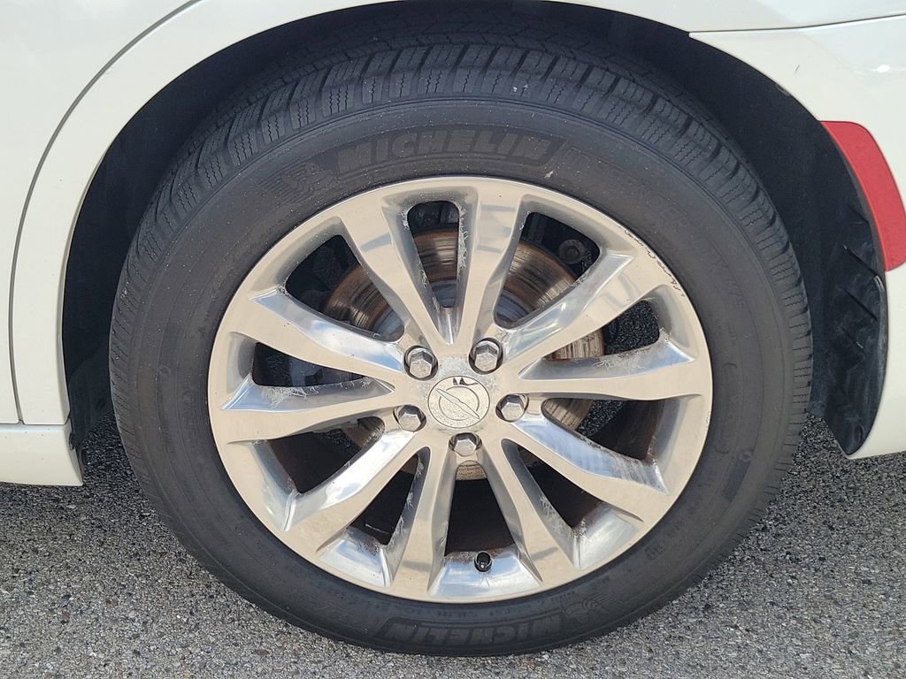 Used 2016 Chrysler 300 Limited w/ Driver Convenience Group image 12