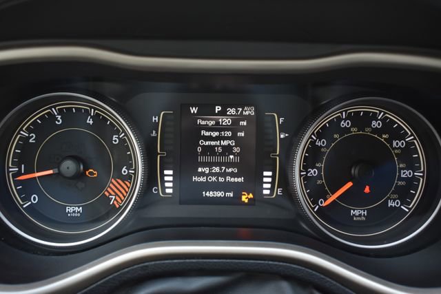 Used 2015 Jeep Cherokee Latitude w/ Cold Weather Group AWD/4WD image 21
