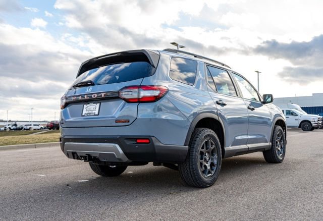 New 2026 Honda Pilot TrailSport image 7