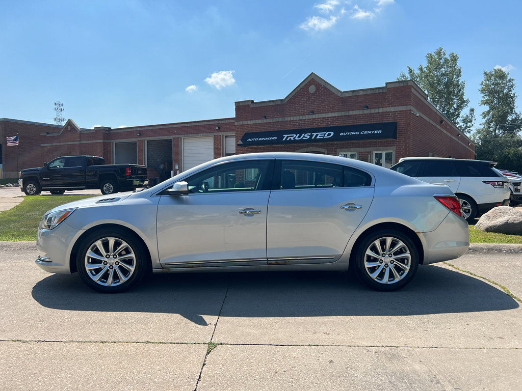 Used 2014 Buick LaCrosse image 2