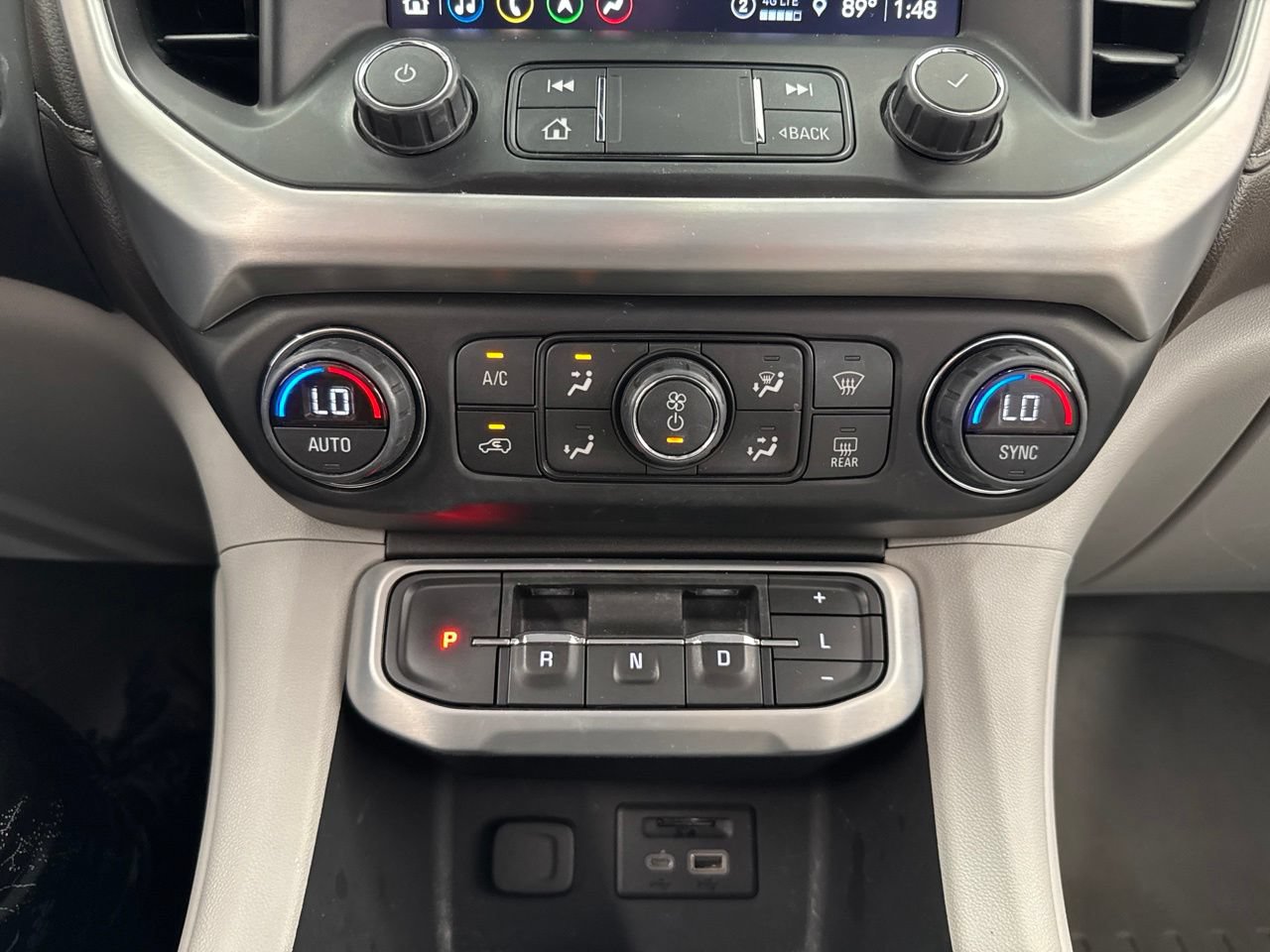 Used 2021 GMC Acadia SLT w/ Preferred Package FWD image 29