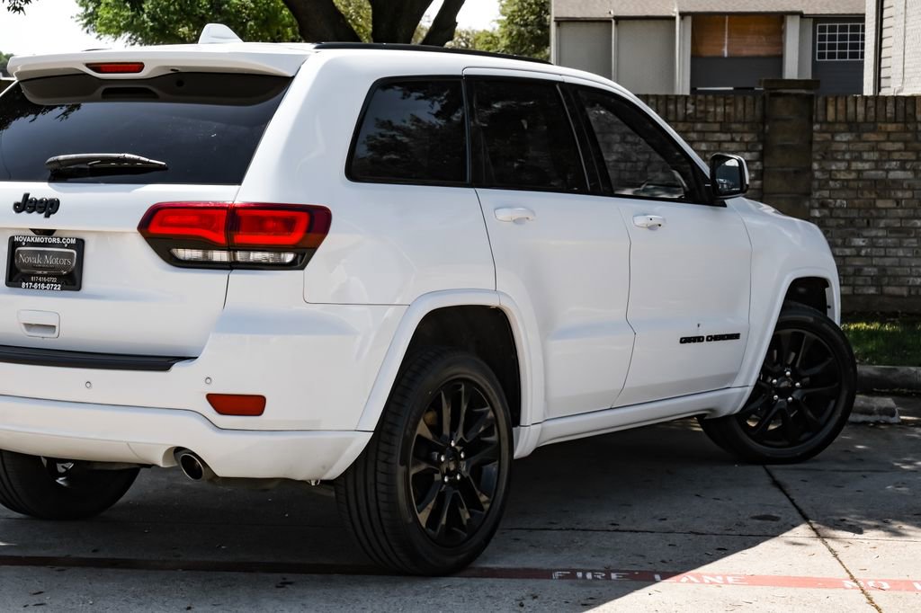 Used 2019 Jeep Grand Cherokee Altitude image 17