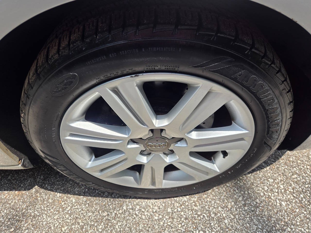 Used 2009 Audi A4 2.0T Premium FWD image 40