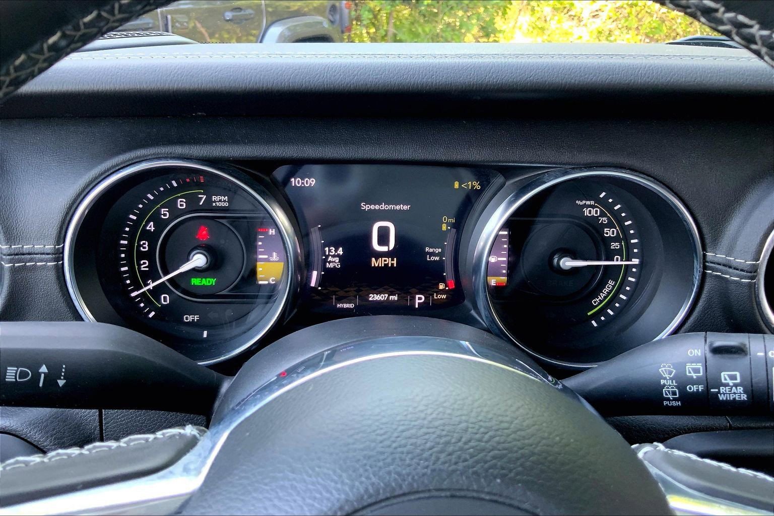 Used 2023 Jeep Wrangler Unlimited Sahara w/ Cold Weather Group AWD/4WD image 21