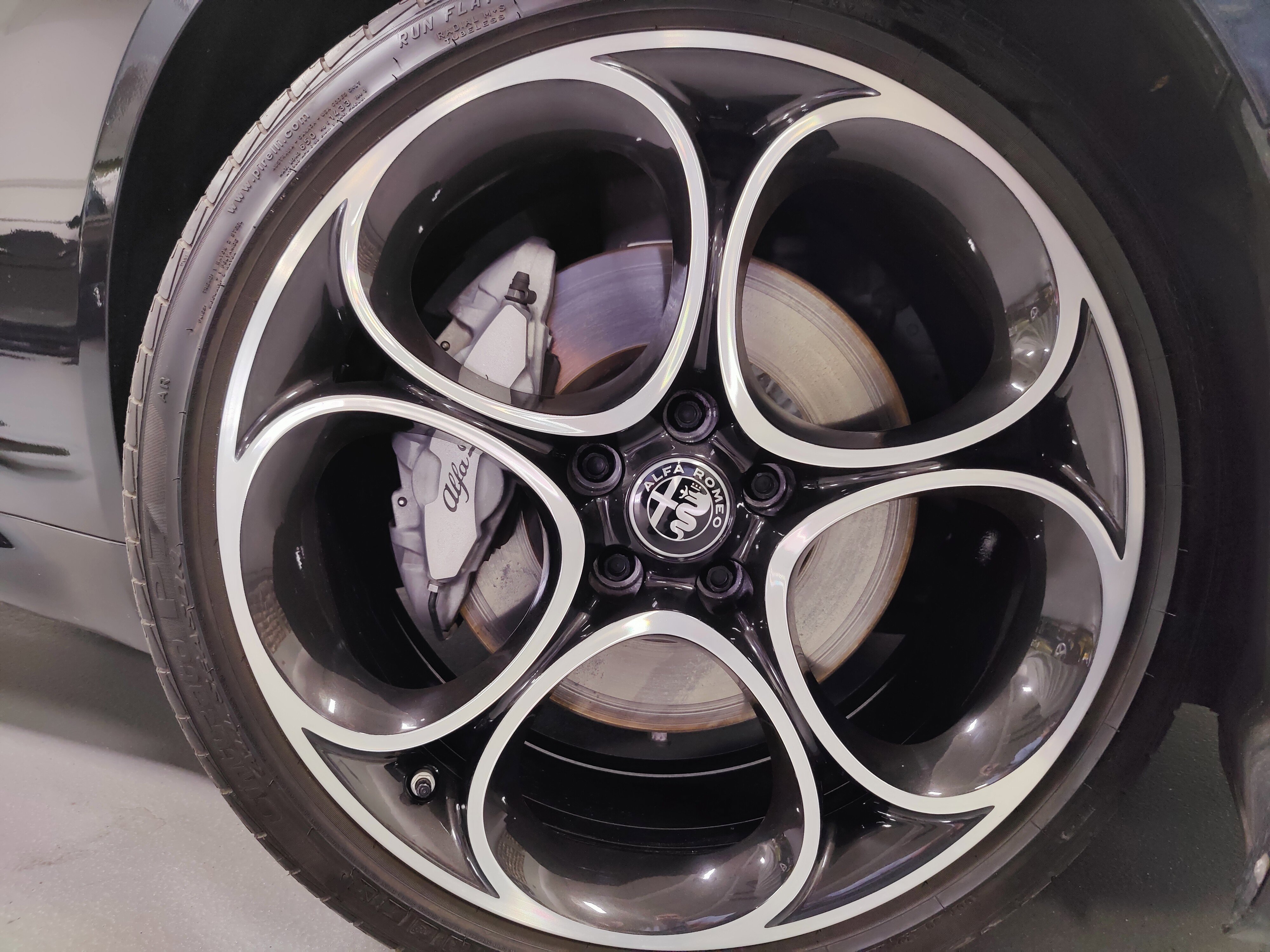 Certified 2022 Alfa Romeo Giulia Ti AWD/4WD image 9