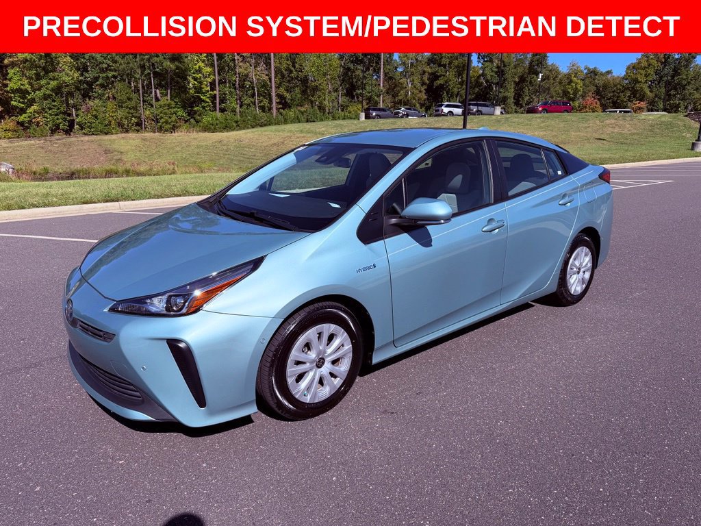 Used 2021 Toyota Prius LE FWD image 3