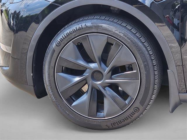 Used 2025 Tesla Model Y Long Range RWD image 9