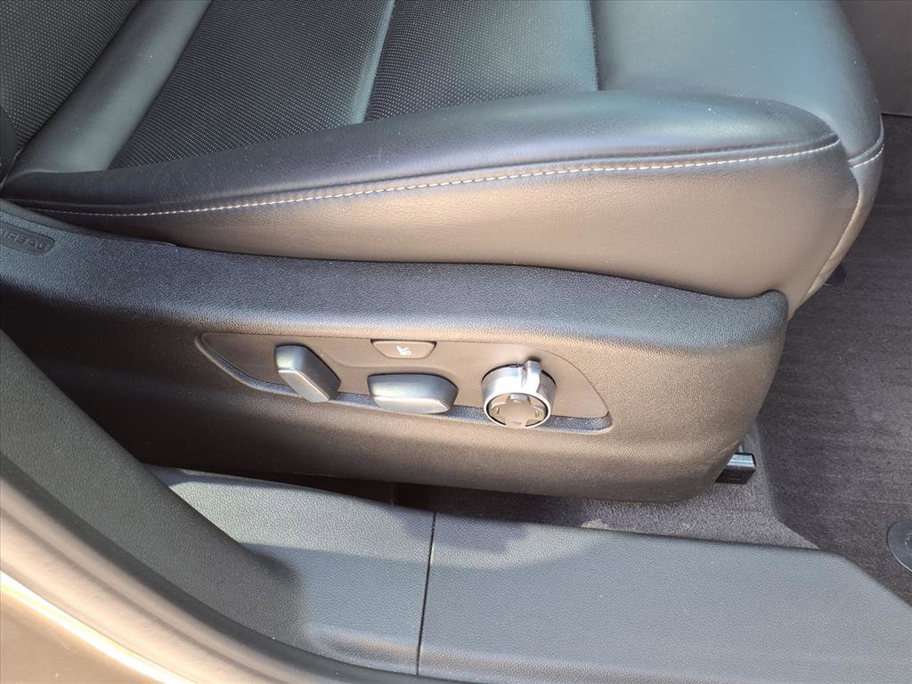 Used 2020 Cadillac XT4 Premium Luxury FWD image 10