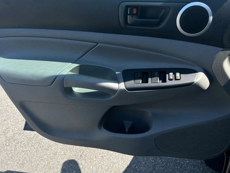 Used 2014 Toyota Tacoma 4x4 Double Cab w/ TRD Sport Package image 19