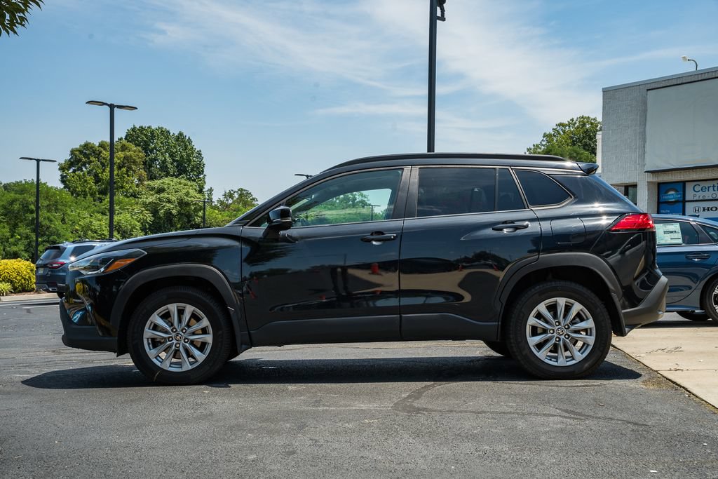 Used 2022 Toyota Corolla Cross LE AWD/4WD image 4