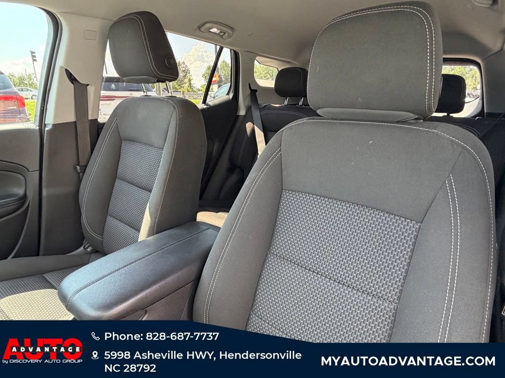 Used 2024 GMC Terrain SLE AWD/4WD image 8