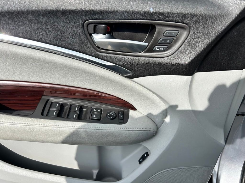 Used 2016 Acura MDX SH-AWD image 19