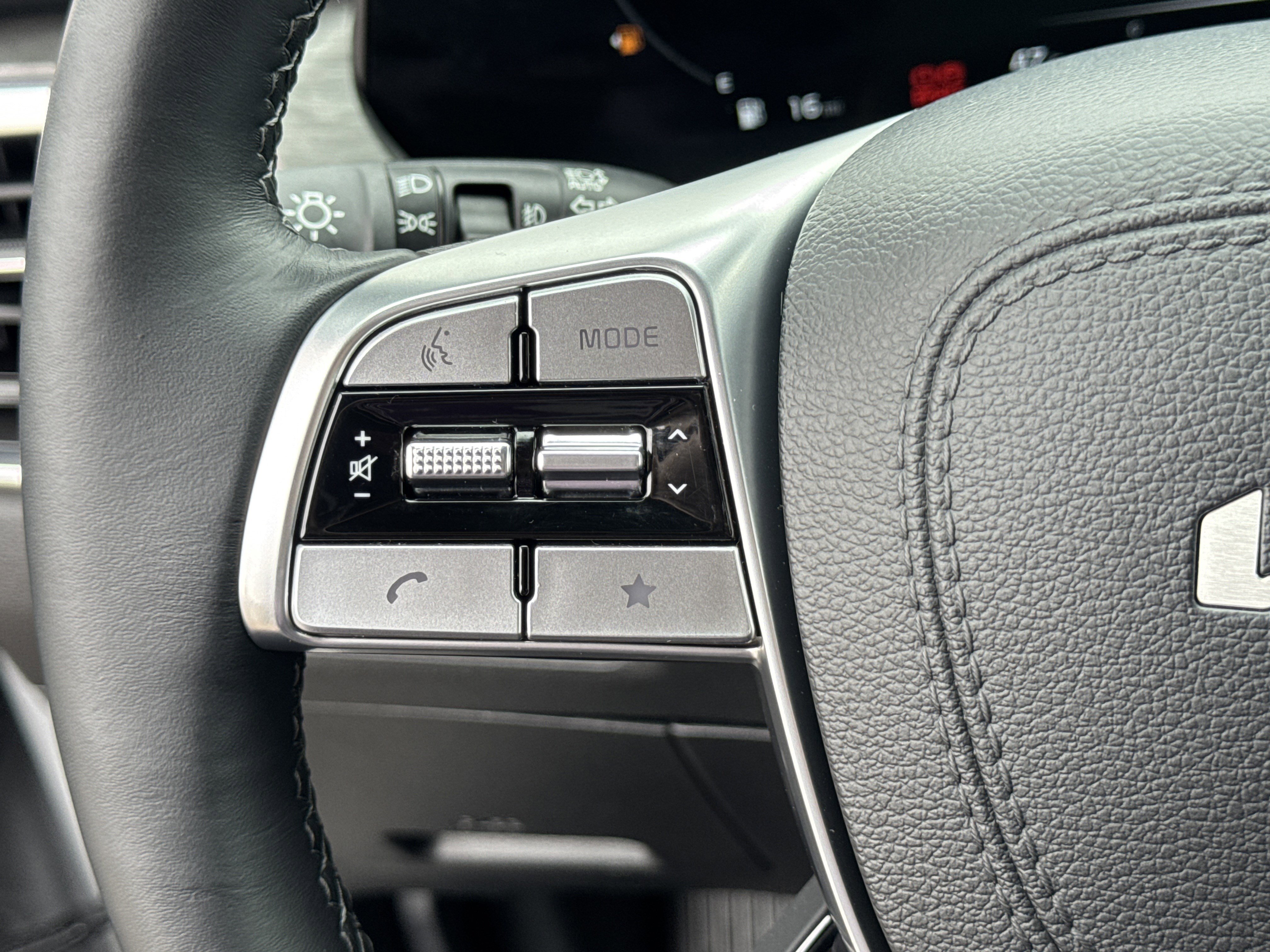 Certified 2025 Kia Telluride SX Prestige X-Line image 25